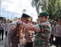 Sinergitas Dan Solidaritas TN I- Polri. Dandim 0824 Gelar Tradisi Sambut – Lepas Kapolres Jember Di Makodim