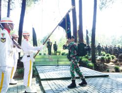 Pangdivif 2 Kostrad Pimpin Upacara Pengukuhan dan Penutupan Tradisi Warga Baru Divif 2 Kostrad TA 2023