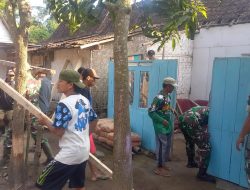 Danramil Koramil Tenggarang Pimpin Bantu Bangun Rumah Warga