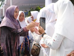 Pererat Ukhuwah Islamiyah, Ning Sasha Istri Bupati Sidoarjo Menyapa Emak-Emak Jama’ah Pengajian Rutin PKK