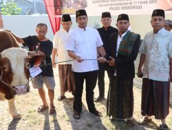Polres Bondowoso Mengelar Sholat Idul Adha dan Membagikan Hewan Qurban