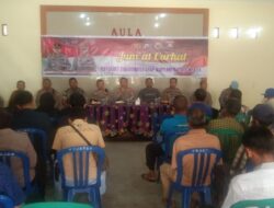 Bersama Wakapolres Bondowoso, Danramil 0822/01 Bondowoso Hadiri Jum’at Curhat