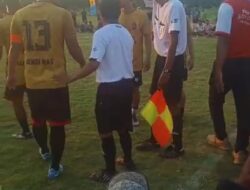 Wasit Turnamen Sepak bola Dilapangan Mojoparon Diduga Kurang Teliti dan Terkesan Curang