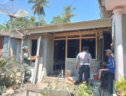 Kebersamaan Babinsa dan Bhabinkamtibmas Bondowoso Dalam Bedah Rumah