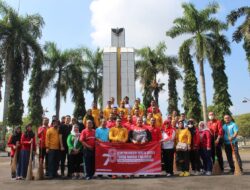 HDKD Ke-78 Lapas, Bapas, dan Imigrasi Jember Gelar Kerja Bakti Bersihkan Taman Makam Pahlawan