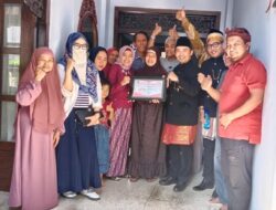 Peringati Hari Kemerdekaan, Pemkot Pasuruan Kasih Penghargaan Dan Selamat Kepada Warga Yang Lahir Pada 17 Agustus