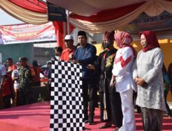 Bupati Gus Muhdlor Berangkatkan Ribuan Warga Peserta Jalan Sehat