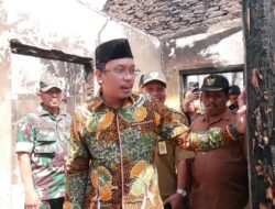 Gus Muhdlor Bantu Renovasi Rumah Korban Kebakaran