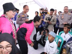 Baktikes Bhayangkari Peduli “Tour Of Kemala” di Banyuwangi, Biddokkes Polda Jatim Layani 1000 Pasien Gratis