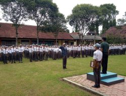 Kapten Inf.Moeljanto Danramil 0822/11 Tapen Menjadi Irup di SMAN 1 Tapen