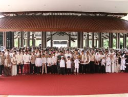 Bupati Gus Muhdlor Bersama Seribu Anak Yatim Piatu Doakan Kemakmuran dan Kesejahteraan Kabupaten Sidoarjo