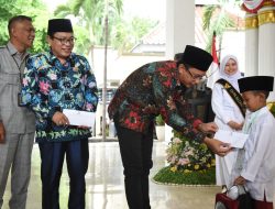 Bupati Sidoarjo Doakan Peserta Khitan Massal Jadi Anak Sholeh