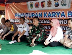 Penutupan Kegiatan Tanggap Darurat Penanganan Bencana Angin Puting Beliung di Kecamatan Prajekan Oleh PJ Bupati