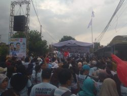 Ribuan Warga Antusias Ikuti Kampanye Paslon 02 Prabowo Gibran Yang Diadakan Tim Relawan Pilar 08 Situbondo