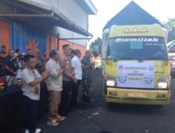 PJ Bupati Melaksanakan Kegiatan Pelepasan Distribusi Logistik Pemilu 2024 Kabupaten Bondowoso