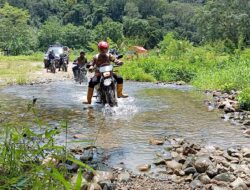 Perjuangan Polisi di Banyuwangi Kawal Logistik Pemilu Seberangi Tiga Sungai Besar Tanpa Jembatan