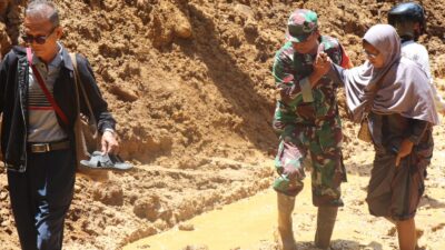 Tinjau Lokasi Longsor, Dandim 0422 & Kapolres Lampung Barat Minta Kementerian PUPR untuk bertindak cepat