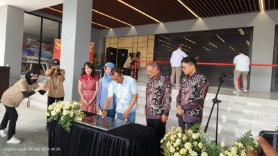 Drs.Bambang Soekwanto Selaku Pj Bupati Bondowoso,Hadiri Peresmian Pusat Perbelanjaan Modern KDS