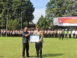 PJ Bupati Drs.Bambang Soekwanto Berikan Penghargaan Reaksi Cepat Perlindungan Perempuan dan Anak Kapolres Bondowoso