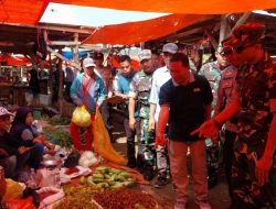 Dandim 0422/LB Melaksanakan Operasi Pasar bersama Forkopimda Lampung Barat