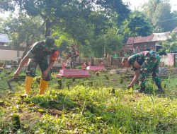 Babinsa Posramil Botolinggo, Pemdes Gayam Kidul dan Warga Kompak Karya Bhakti di Makam Umum