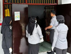 Cegah Gangguan Keamanan dan Ketertiban, Kasi Kamtib Sidak Kamar Hunian Warga Binaan Perempuan Lapas Jember