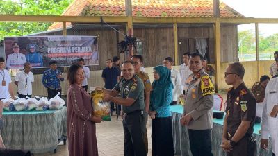 Kodim 0402/OKI Hadir Membantu Masyarakat Melalui “Operasi Pasar Murah”