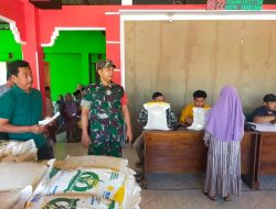Pendampingan Penyaluran Bahan Pangan dari BPN (Badan Pangan Nasional) oleh Babinsa Posramil 0822/12 Sumber Wringin