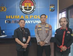 Pimpinan Redaksi Media Ganeshaabadi.com bersama Ketua Banyuwangi Corruption Watch (BCW) berkunjung ke Polresta Banyuwangi