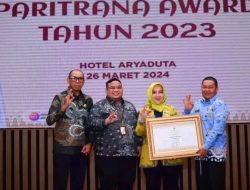 Bupati Menerima penghargaan Paritrana Award dengan kategori bidang BPJS Ketenagakerjaan tahun 2023