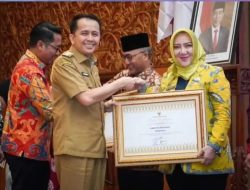 Peduli Ketenagakerjaan Bupati Musi Rawas Diganjar Penghargaan Paritrana Award