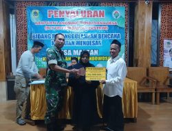 Pendampingan Penyaluran BLT DD oleh Babinsa Koramil 0822 /07 Maesan, Demi Terciptanya Keamanan dan Kondusifitas
