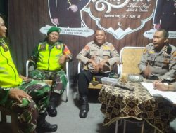 Anggota Kodim 0822 Bondowoso Melaksanakan Penjagaan di Pos Kota