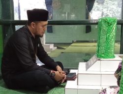 Sebelum Mendaftar ke PDIP Bondowoso, Cak Fauzi Takziah ke Makam Ki Ronggo, Ini Alasannya