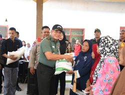 Kasdim 0822 Bondowoso Hadir dalam Penyaluran Bantuan Pangan
