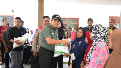 Kasdim 0822 Bondowoso Hadir dalam Penyaluran Bantuan Pangan