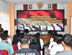 Tumbuhkan Rasa Cinta Tanah Air, Kasdim 0822 Berikan Wasbang Bagi CPNS Kejari Bondowoso