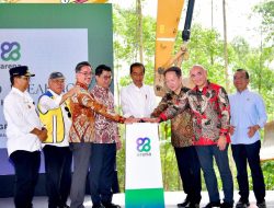 Presiden Joko Widodo pada peletakan batu pertama (groundbreaking) Bina Bangsa School Nusantara, di Ibu Kota Nusantara (IKN)