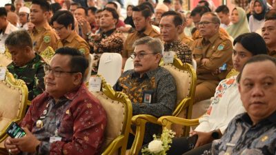 Pj Bupati OKI Menerima Penghargaan Sahabat PWI pada Puncak Peringatan Hari Pers Nasional 2024