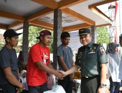 DANDIM 0822 BONDOWOSO SERAHKAN SECARA SIMBOLIS BANTUAN PUPUK