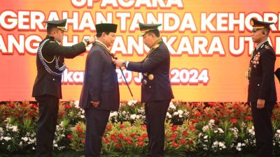 Menhan Prabowo Subianto Terima Penghargaan Tanda Kehormatan Bintang Bhayangkara Utama Polri