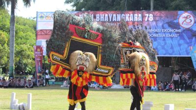 Anggota Polres Bondowoso Menghiasi Langit Biru di HUT Bhayangkara ke-78
