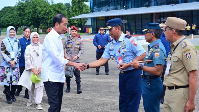 Danlanud Sultan Hasanuddin Dan Forkopimda Sambut Kedatangan Presiden RI Joko Widodo di Lanud Sultan Hasanuddin