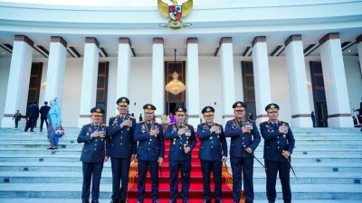 Kapolri Drs.Listio Sigit Mengikuti Upacara Penurunan Bendera Merah Putih