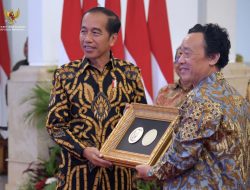 Presiden Joko Widodo menerima penghargaan Agricola Medal dari Food and Agriculture Organization of United Nation (FAO)