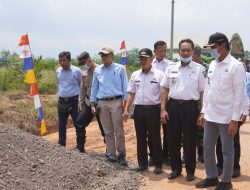 Pj. Bupati OKI Cek Perbaikan Jalan yang Manfaatkan Bongkaran Tol