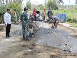 Pengecoran Jalan di Turen, Bukti Nyata Kekompakan Koramil Turen dan Masyarakat