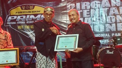 Apresiasi Piagam Penghargaan atas Pelestarian Seni Tradisional Oleh DKJ kepada SMAN Jenggawah