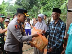 Kolaborasi Polresta Banyuwangi dan Forkopimda Salurkan Bantuan untuk Warga Terdampak Banjir