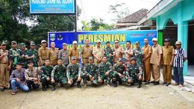 Letkol Inf Rinto Wijaya, S.A.P., M.I.Pol.,M.Han, Dandim 0422/LB,Meresmikan Kegiatan Karya Bhakti TNI Pembangunan Saluran Air Bersih